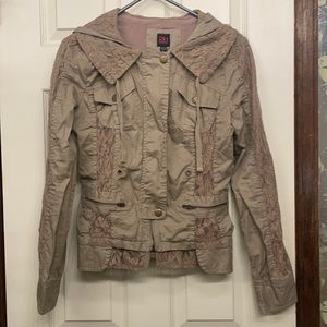 Beautiful lace 2b BEBE light brown jacket